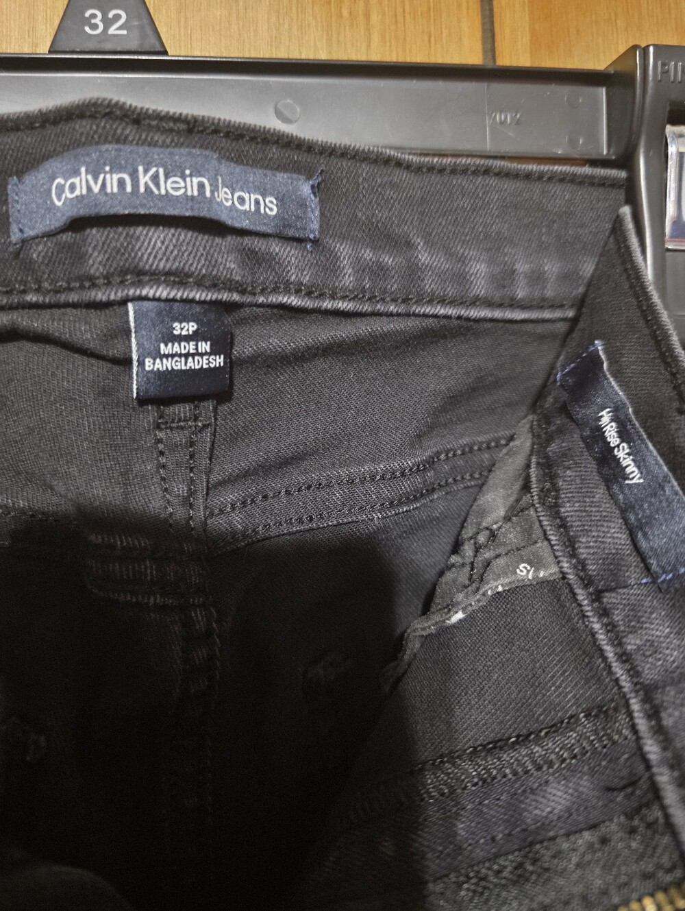 Calvin Klein Jeans Women’s Black Skinny Jeans- Size 32 Petite (14US P) - Picture 3 of 6